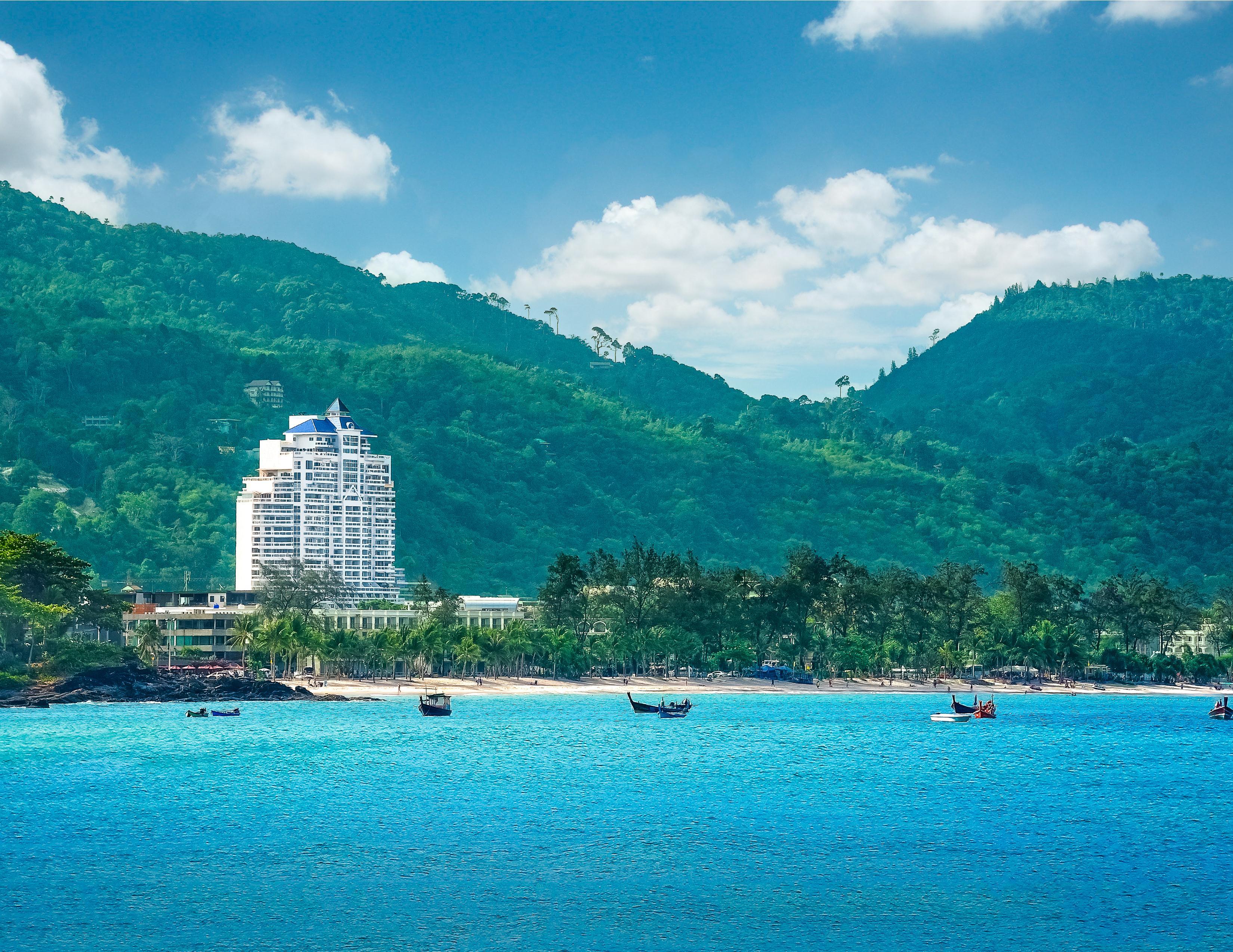 Andaman Beach Suites Hotel - Sha Extra Plus Patong Luaran gambar